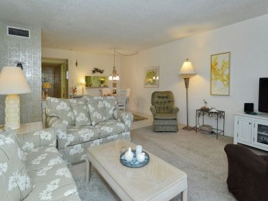 Crescent Beach 75 Yards Away From this Great Condo